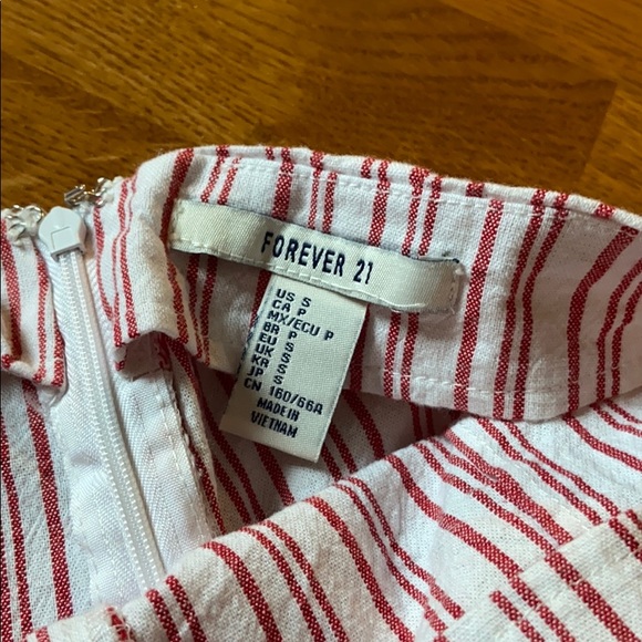 Red and white skort - Picture 3 of 3